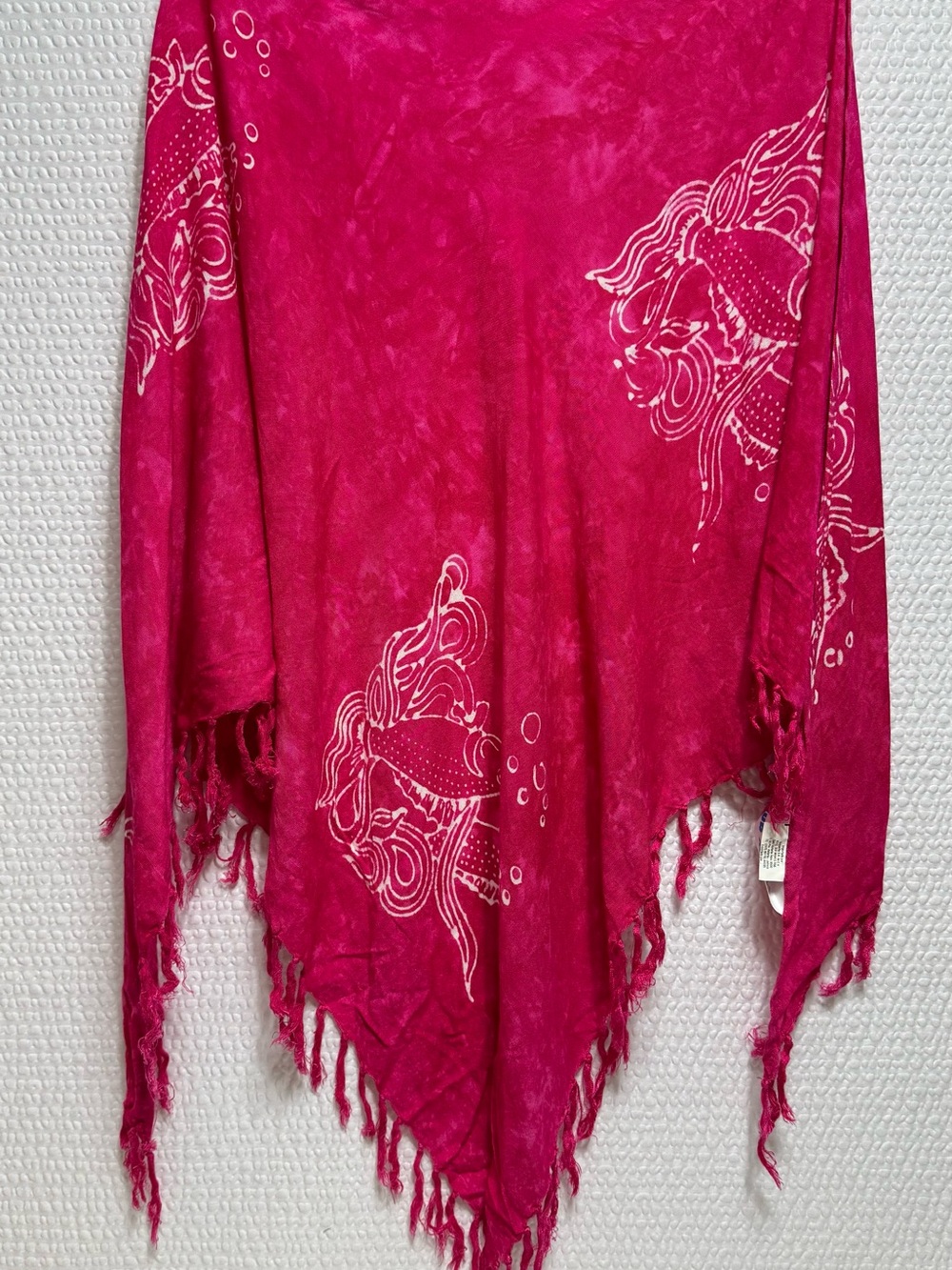 Club med Bright Fuchsia Fish Print Fringe Scarf Shawl triangle 58” x 34” x 34”